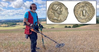 Rare silver Roman coin set to fetch £6,000 at auction after being unearthed by metal detectorist in field