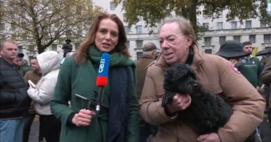 Jeremy Clarkson arrives in London as he joins forces with furious farmers in ‘tractor tax’ protest