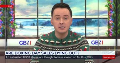 ‘Get off your backside!’ Former retail star makes desperate plea to consumers ahead of Boxing Day sales