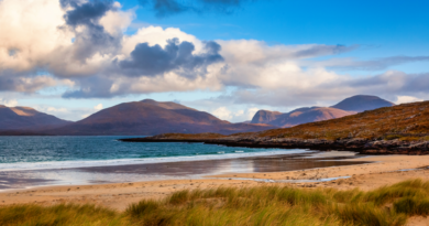 A beach with ‘golden sands and picturesque dunes’ voted the best for stargazing in the UK – top 10