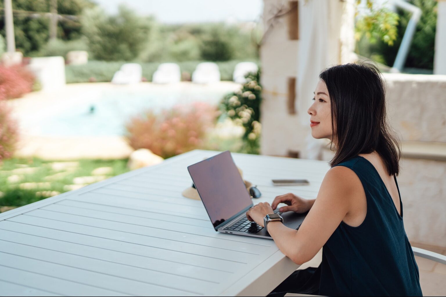 8 Smart Ways to Save on Your Summer Business Travel (and Have Fun, Too!)