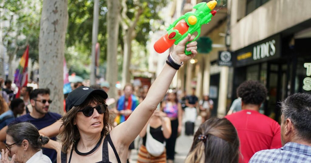 Spaniards Turn Water Guns On Visitors To Protest Mass Tourism Spaniards Turn Water Guns On Visitors To Protest Mass Tourism