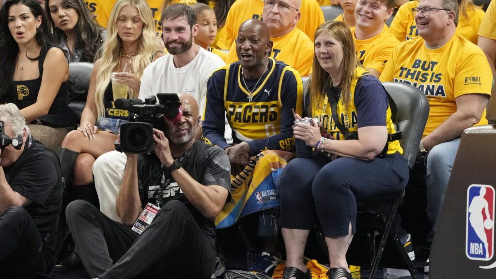 Tyrese Haliburton’s dad wears bizarre outfit to NBA Finals Game 6
