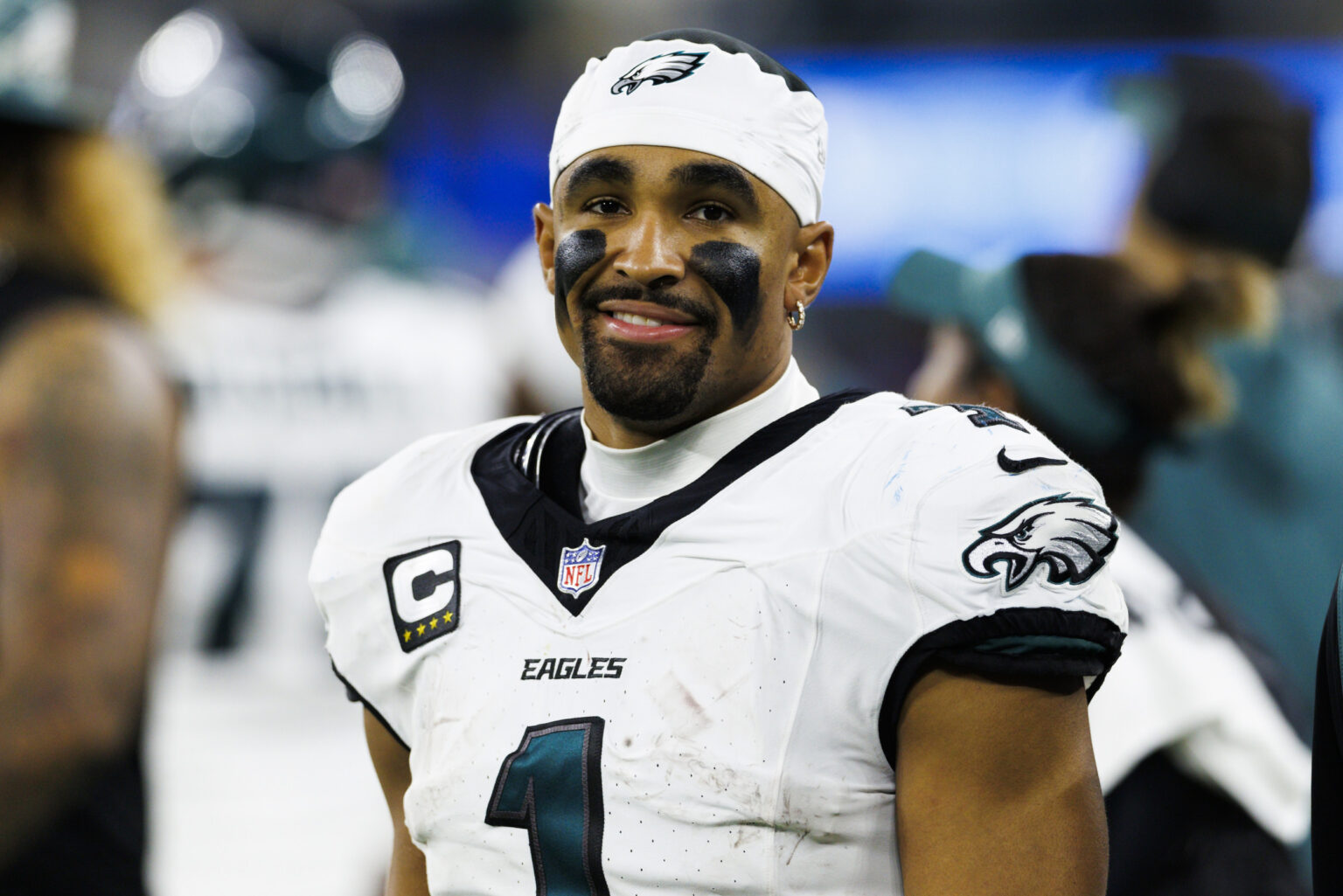 Dawn Staley Reveals Helpful Advice For Eagles’ Jalen Hurts Dawn Staley Reveals Helpful Advice For Eagles’ Jalen Hurts