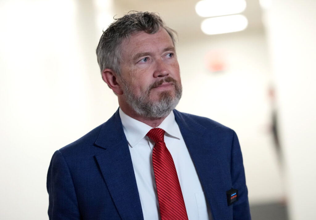 Thomas Massie Says Iran Attack ‘Unconstitutional’ as Trump Divides MAGA