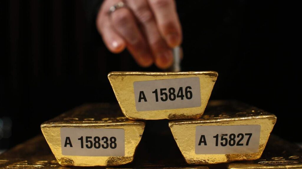 Gold heads for weekly loss as Middle East truce saps demand