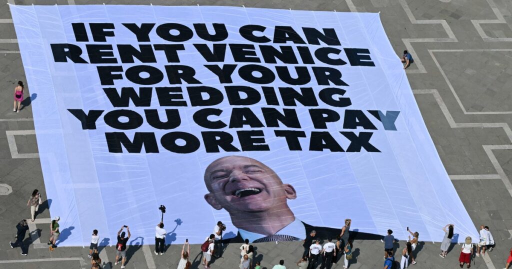 Sprawling Anti-Bezos Banner Pops Up in Venice Ahead Of His Wedding