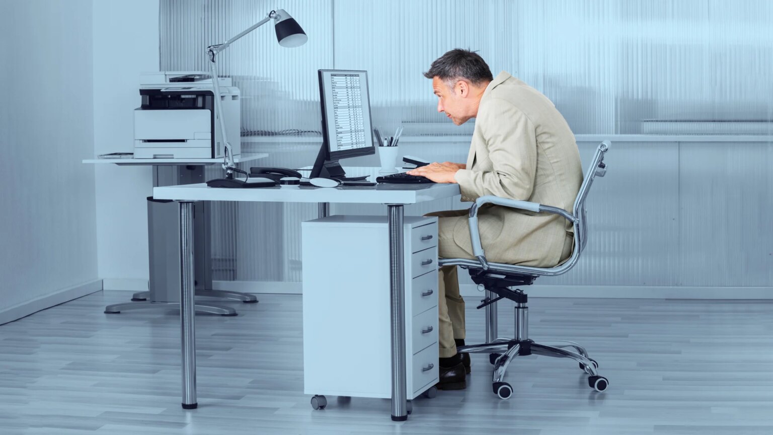 7 Body Language Habits That Make You Look Really Unprofessional