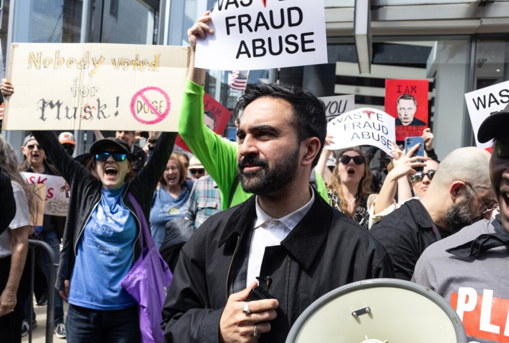 “We’re going to look at everything”: Trump threatens to arrest Mamdani if he becomes NYC mayor “We’re going to look at everything”: Trump threatens to arrest Mamdani if he becomes NYC mayor