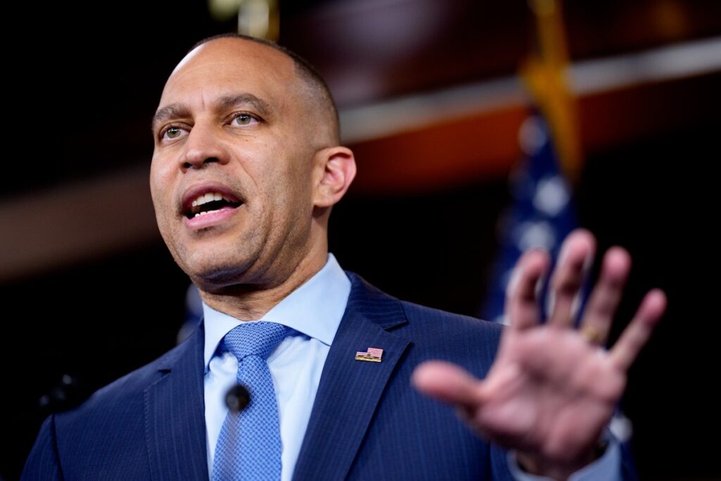 Hakeem Jeffries Breaks House Speech Record as Budget Vote Delayed