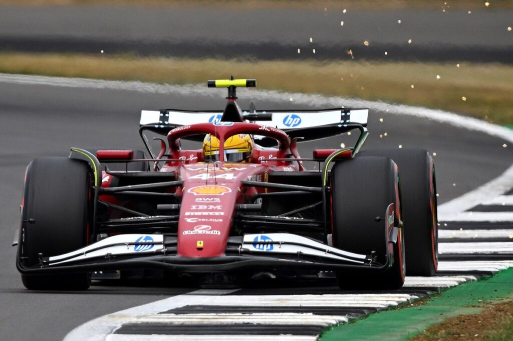 Lewis Hamilton still struggling with “unbelievably tricky” Ferrari F1 car Lewis Hamilton still struggling with “unbelievably tricky” Ferrari F1 car