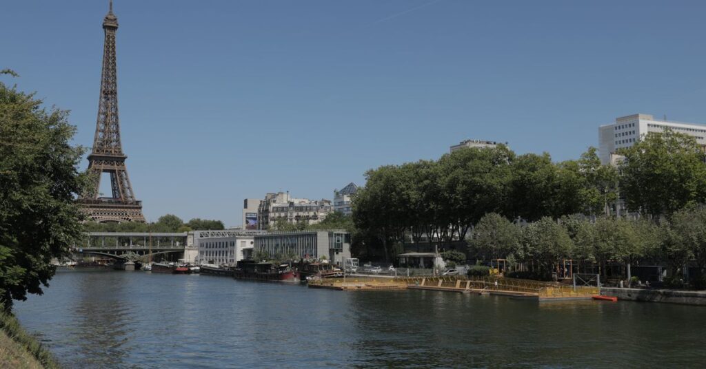 Saints owner Gayle Benson and LB Demario Davis to travel to Paris in collaboration with the Musketeers