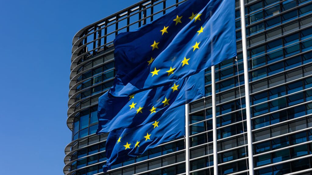 Trump announces 30% tariffs on EU and Mexico, starting Aug. 1