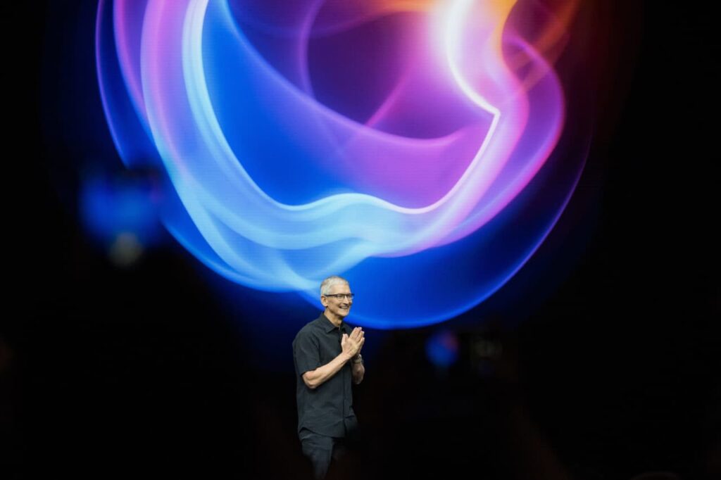 Even with Apple’s stock slump, Tim Cook is the right leader for the AI era