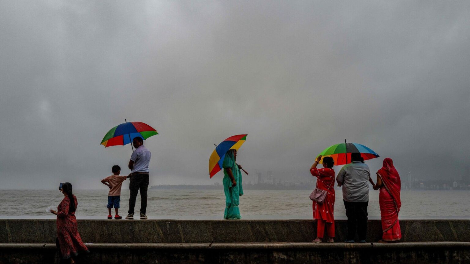 IMD warns of heavy rainfall: ORANGE ALERT in Mumbai, Pune; flash flood warning in Jammu | See full forecast