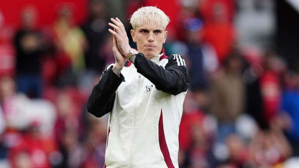 Sources: Chelsea eyeing Garnacho; Utd drop value