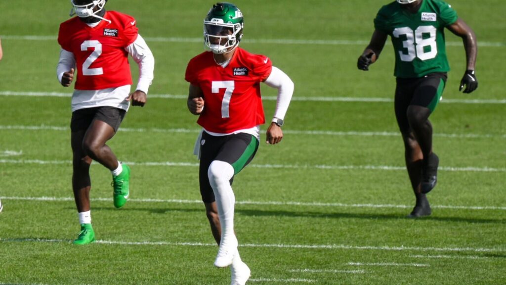 Justin Fields injury update: New York Jets announce prognosis for QB after he suffered dislocated toe