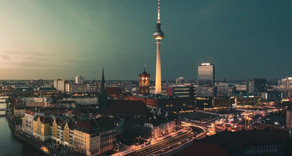 German Recorded Music Market Posts Modest H1 2025 Revenue Growth As Vinyl and CD Sales Slide