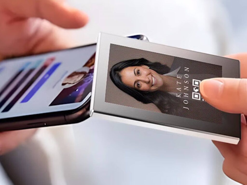 MagInk: Power bank with color e-ink display up for preorder with steep discount MagInk: Power bank with color e-ink display up for preorder with steep discount