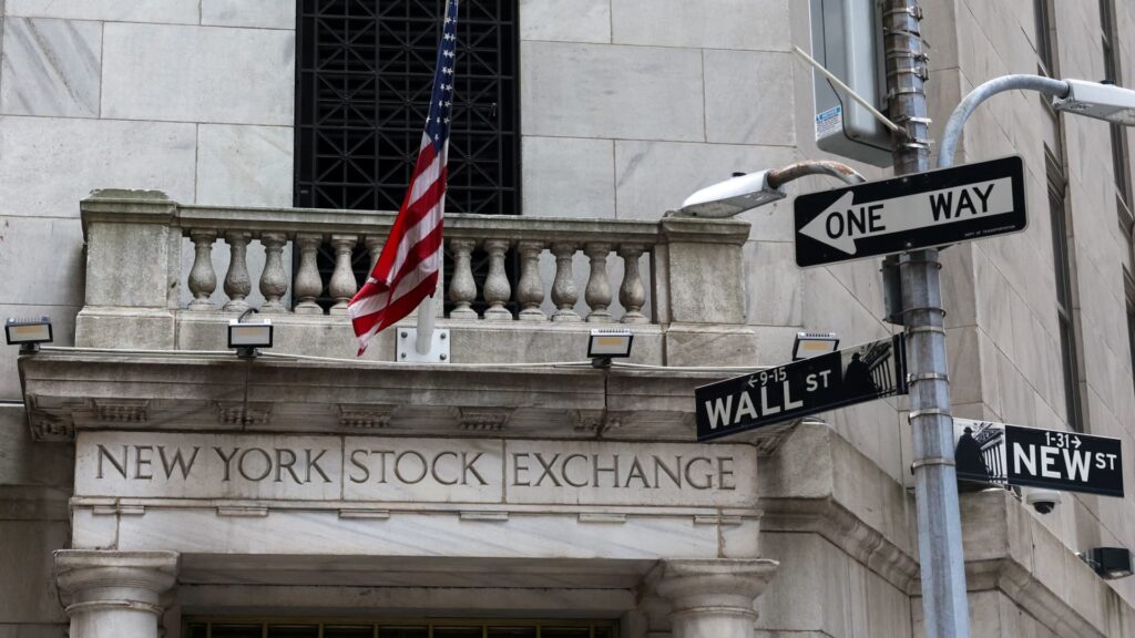 How this week’s avalanche of news from Washington to Wall Street kept investors guessing