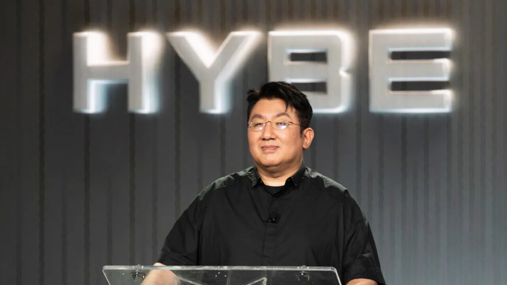 Hybe Honcho Bang Si-hyuk Vows to Face the Investigatory Music in Seoul Hybe Honcho Bang Si-hyuk Vows to Face the Investigatory Music in Seoul