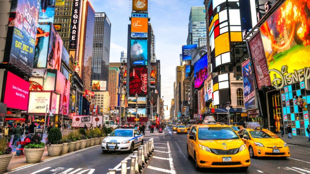 Teen shooter wounds three in Times Square: NYPD Teen shooter wounds three in Times Square: NYPD