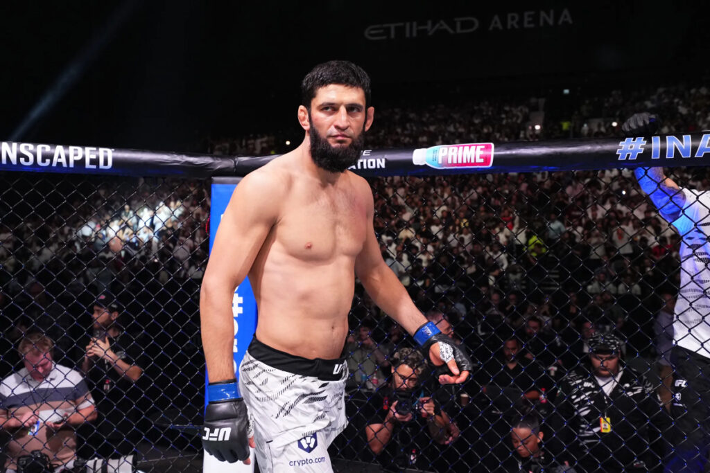 Khamzat Chimaev’s biggest weakness revealed by rising star ahead of UFC 319 title fight against Dricus du Plessis