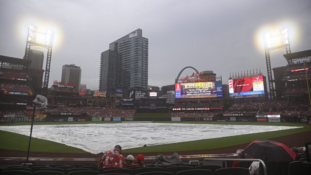 Cubs-Cardinals start time: Rain delay updates from Busch Stadium