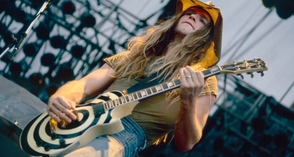 “I was gonna look like I was trying to be Randy. It was meant to look like the poster for Vertigo”: Zakk Wylde on how his iconic “Grail” Les Paul Custom got its bullseye finish – and gave him his signature style