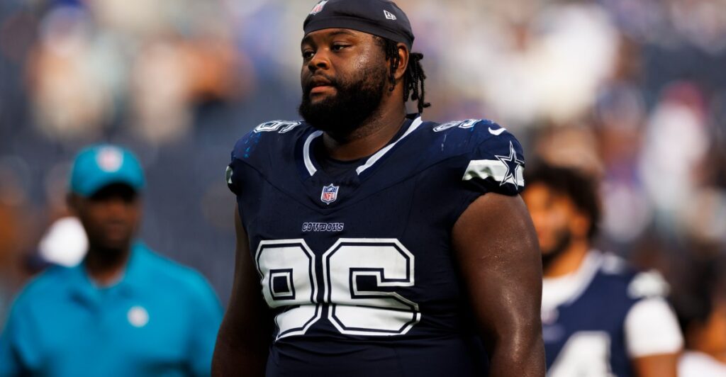 Eagles add DT depth, cut long snapper Eagles add DT depth, cut long snapper