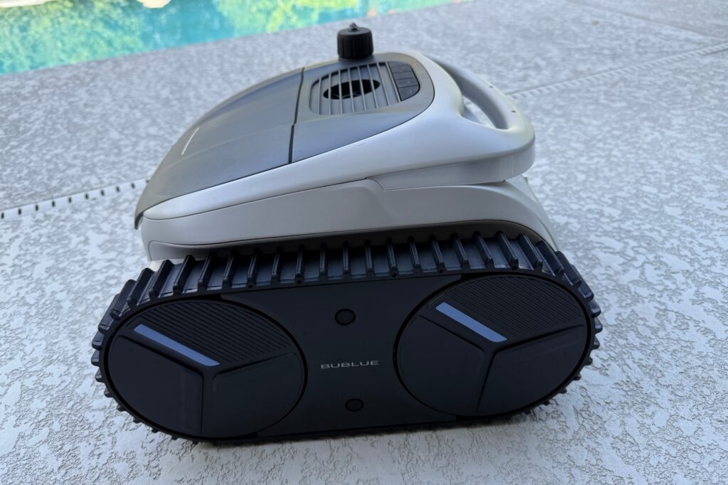 BuHybrid L6 review: This corded pool cleaner has a battery, too