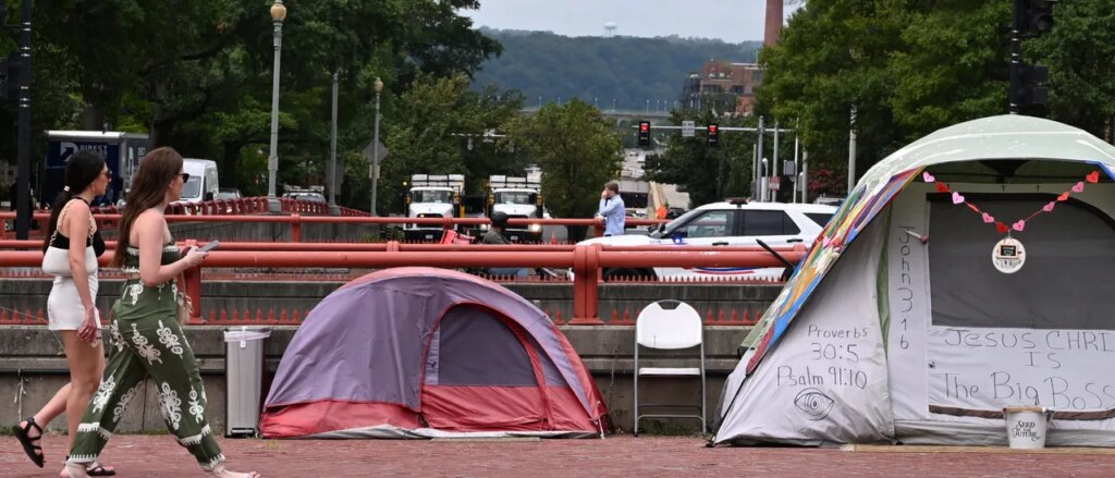 Liberal Enclave Fears DC Homeless Will Hop Border Amid Trump Crackdown Liberal Enclave Fears DC Homeless Will Hop Border Amid Trump Crackdown