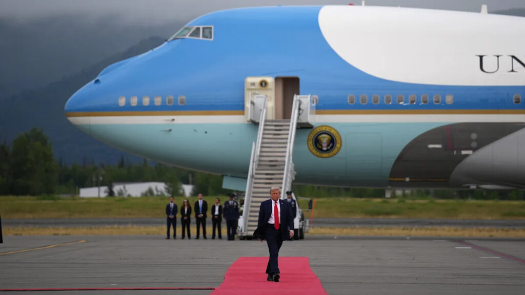 Trump, 79, Veers From Left to Right in Walk Across Red Carpet