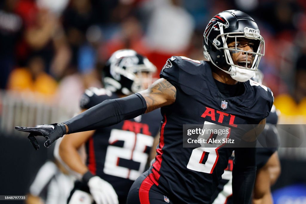 Atlanta Falcons Prank Their Own Players at Camp After Jeff Ulbrich Debacle During NFL Draft Atlanta Falcons Prank Their Own Players at Camp After Jeff Ulbrich Debacle During NFL Draft