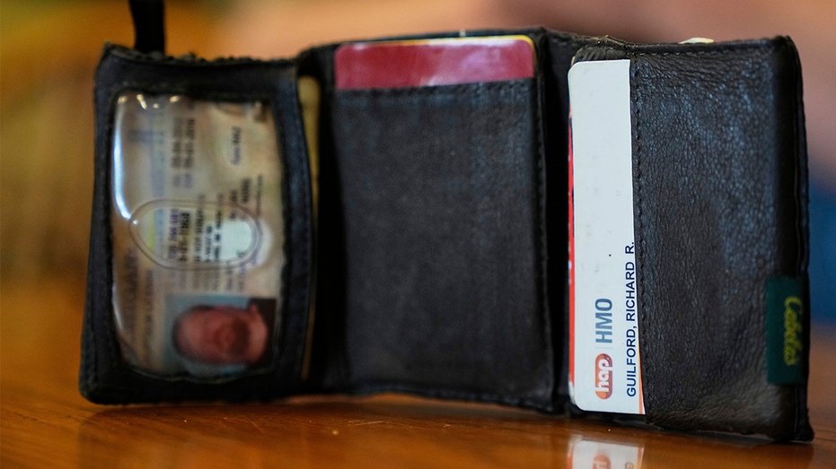 Mechanic finds Ford assembly worker’s lost wallet in vehicle hood from 11 years ago Mechanic finds Ford assembly worker’s lost wallet in vehicle hood from 11 years ago