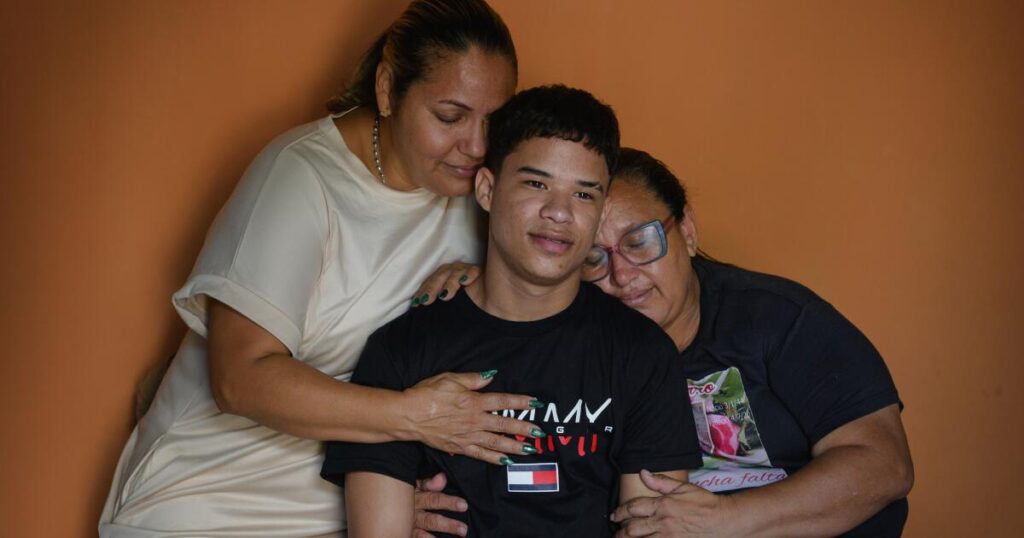 ‘I thought I was going to die there’: Voices of migrants deported to a Salvadoran prison