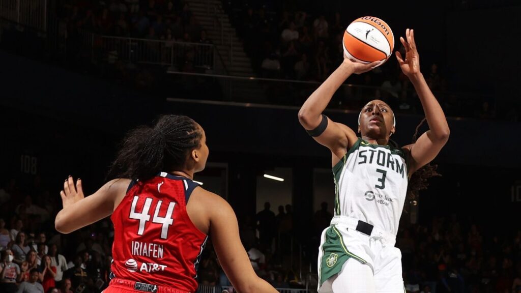 The game is on the line: Which WNBA player gets the last shot?