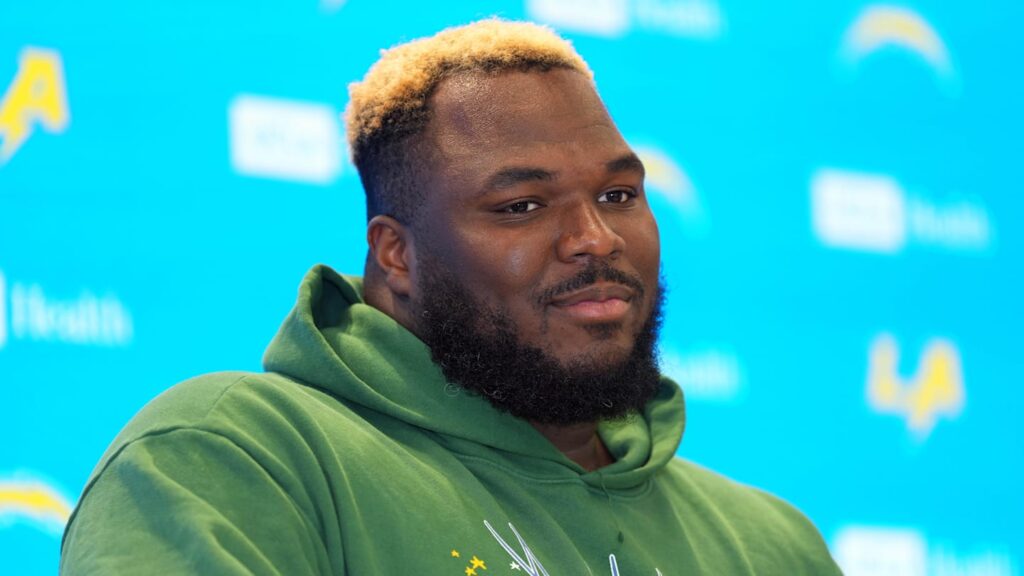 Chargers’ Teair Tart has a little fun with Travis Kelce, Taylor Swift fans after win Chargers’ Teair Tart has a little fun with Travis Kelce, Taylor Swift fans after win