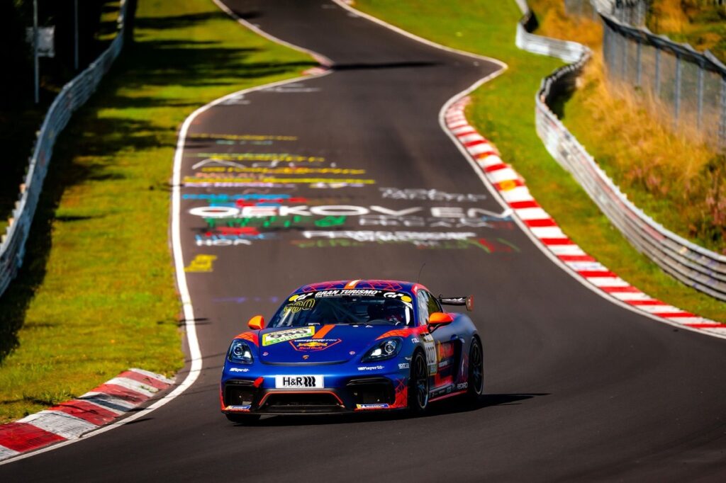 Max Verstappen completes NLS debut Max Verstappen completes NLS debut