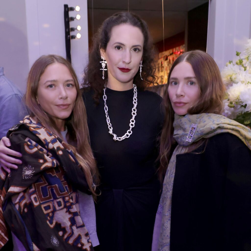 Ashley Olsen’s Fall Jeans Were More Unexpected Than Her Public Outing With Mary-Kate Olsen Ashley Olsen’s Fall Jeans Were More Unexpected Than Her Public Outing With Mary-Kate Olsen