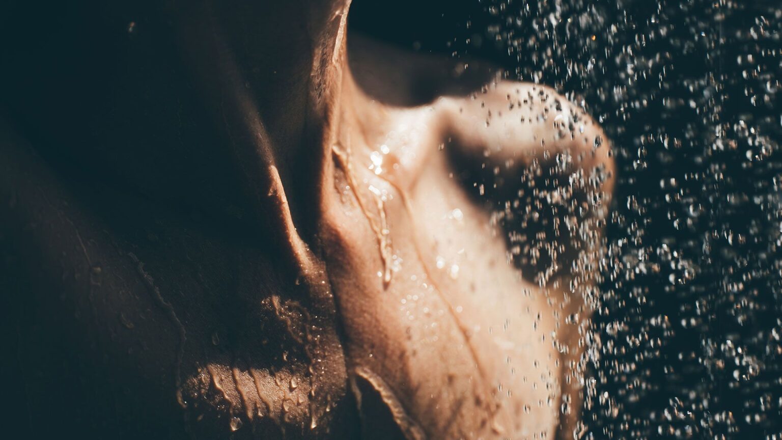 Can ‘Dark Showering’ Fix Bad Sleep Habits? Here’s What Happened When I Tried It