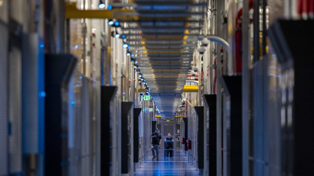 Looking to buy an industrial AI play? Here are levels to watch for Eaton and GE Vernova