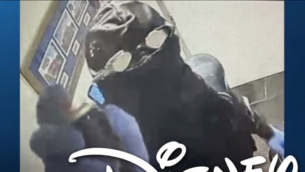 Scuba Diver Robs Disney Springs Restaurant, Jumps Into Pond to Escape