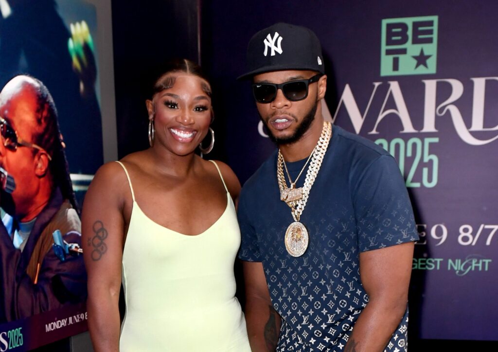 Flex On ‘Em! Claressa Shields Links Up With Papoose’s Daughter To Launch ‘Counting Green’ Challenge (WATCH) Flex On ‘Em! Claressa Shields Links Up With Papoose’s Daughter To Launch ‘Counting Green’ Challenge (WATCH)