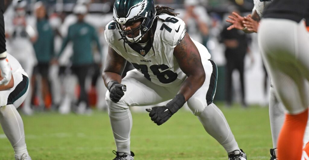 Eagles fill open roster spot by re-signing Kenyon Green