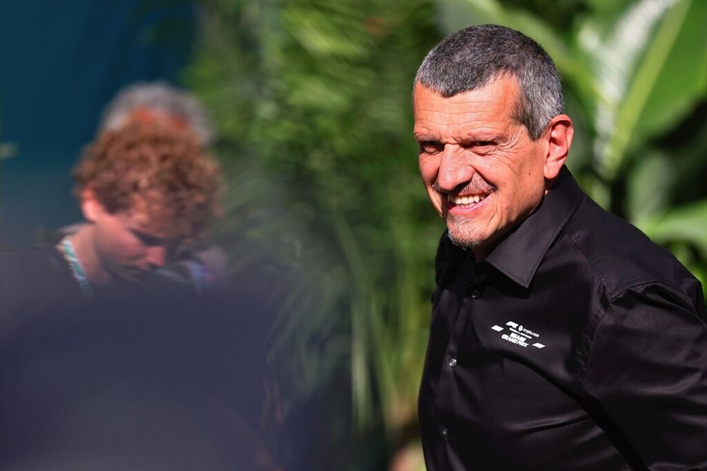 Guenther Steiner: ‘Some at Ferrari regret replacing Carlos Sainz with Lewis Hamilton’