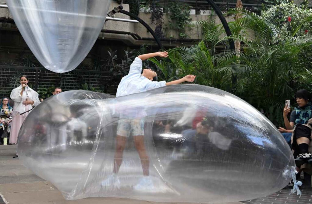 Investor poll finds Wall Street’s worries over a tech bubble have yet to reach extreme levels