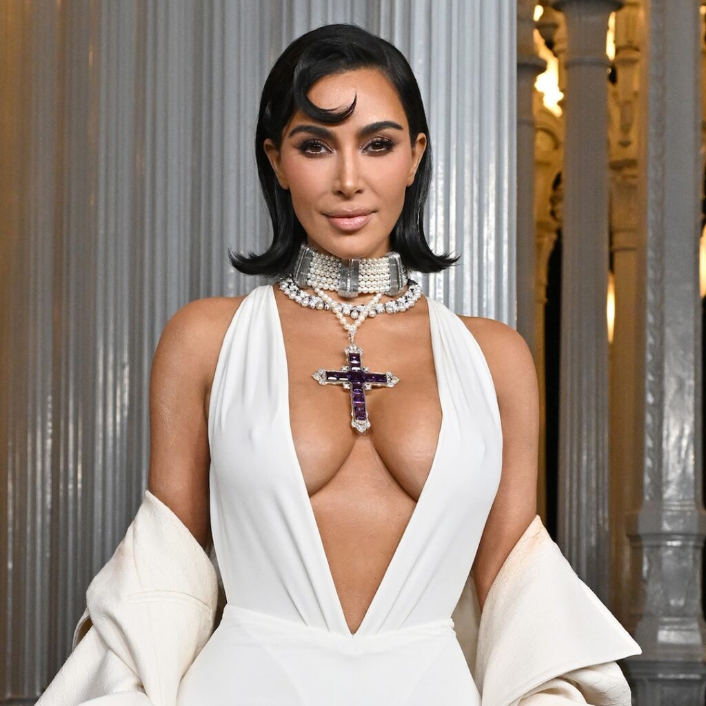 Kim Kardashian Details “Hit” on Life in Kardashians Trailer