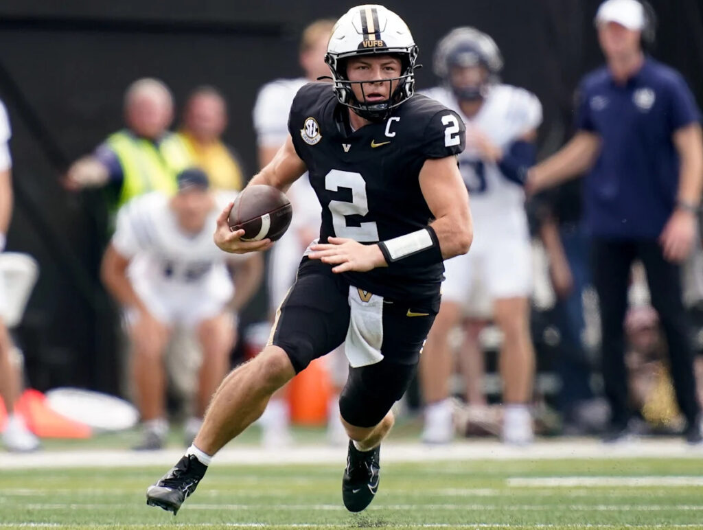 With Alabama next, the story at Vanderbilt is football, not Johnny Manziel