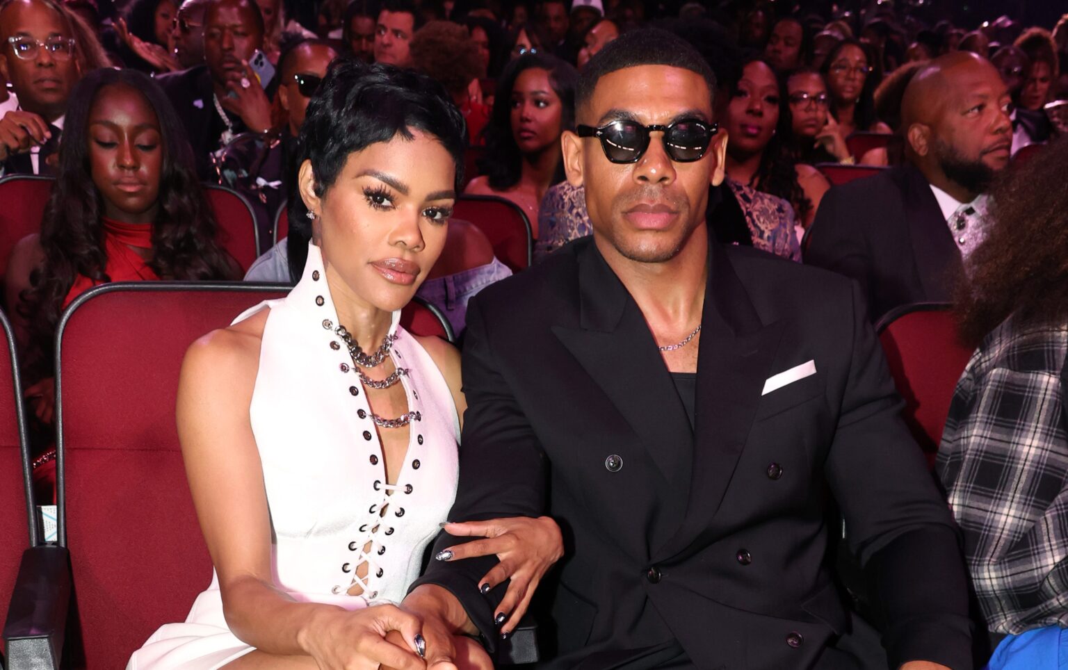 Her Man, Her Baby! Teyana Taylor Has Fans Hollerin’ With Risqué Twerk Session On Aaron Pierre Billboard (VIDEO)